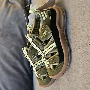 NWT OshKosh B'gosh Toddler Boy's Everplay Flexible Outsole Bump Sandals: 5T